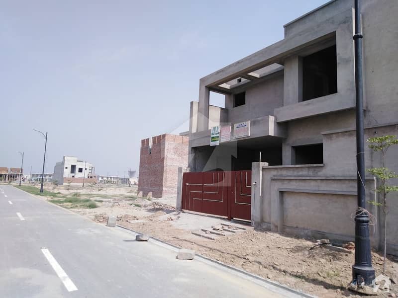 A Beautifully Built House At Good Location Eden Orchard, Faisalabad