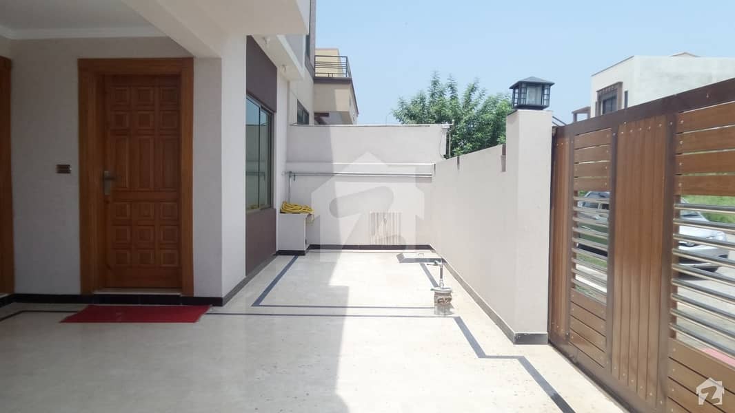 Double Storey House For Rent New Lalazar