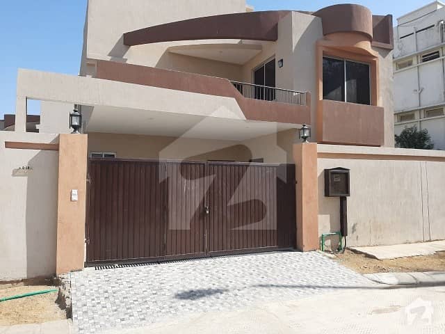 نیوی ہاؤسنگ سکیم کارساز کراچی میں 5 کمروں کا 14 مرلہ مکان 13 کروڑ میں برائے فروخت۔
