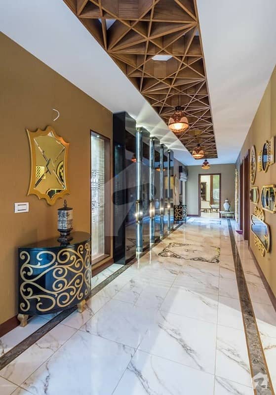 عبداللہ گارڈنز ایسٹ کینال روڈ کینال روڈ فیصل آباد میں 5 کمروں کا 1 کنال مکان 5.75 کروڑ میں برائے فروخت۔