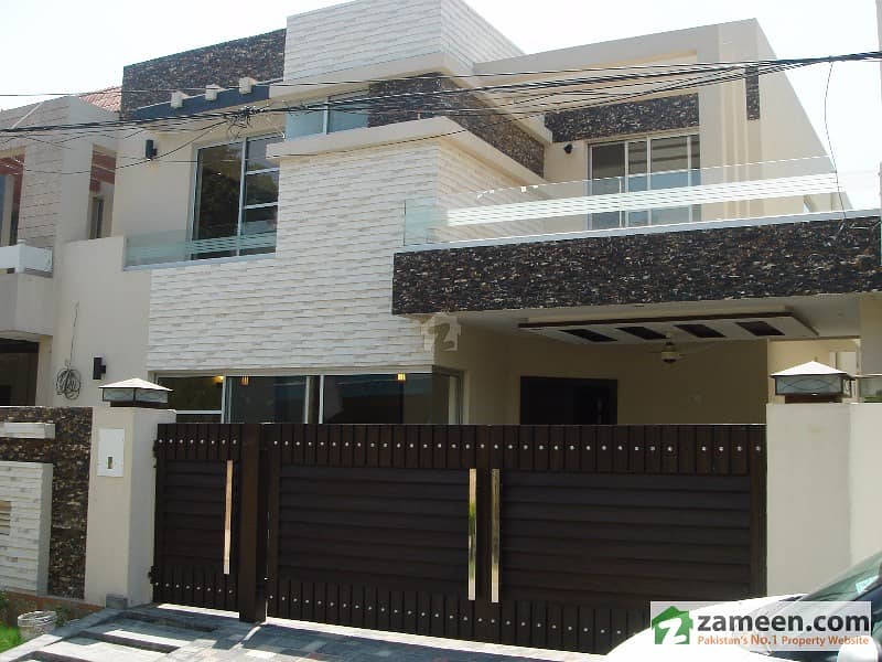 10 Marla Brand New Luxury House In Prime Location At 200 Lac