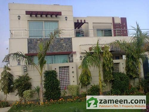 Near DHA, 10 Marla Brand New Luxury House For Sale In 135 Lac