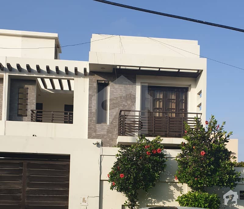 ڈی ایچ اے فیز 6 ڈی ایچ اے کراچی میں 5 کمروں کا 16 مرلہ مکان 7.75 کروڑ میں برائے فروخت۔