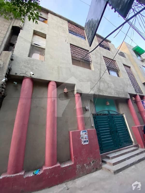 ہال روڈ لاہور میں 11 مرلہ عمارت 4.25 کروڑ میں برائے فروخت۔