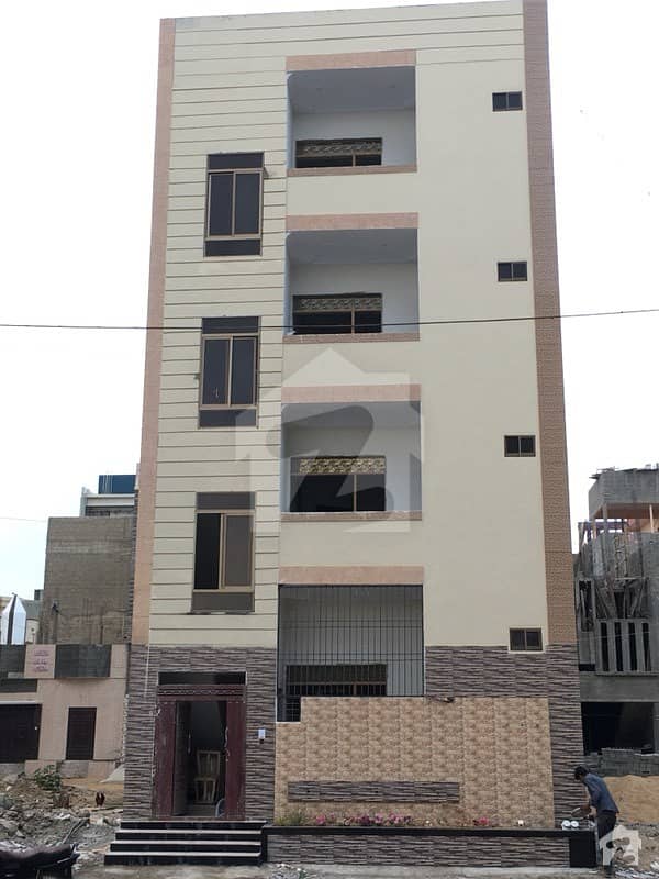 اللہ والا ٹاؤن کورنگی کراچی میں 8 کمروں کا 3 مرلہ دفتر 1.6 کروڑ میں برائے فروخت۔
