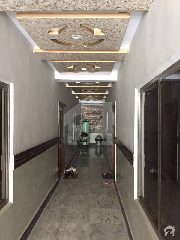 اولڈ باڑہ روڈ پشاور میں 1 کمرے کا 2 مرلہ کمرہ 18 ہزار میں کرایہ پر دستیاب ہے۔