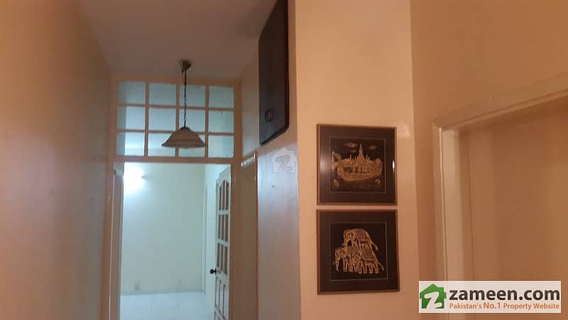 Sea View Apartment 3 Beds Attached Bath  Drawing Dining Room Lounge Servant Room Rent 100000