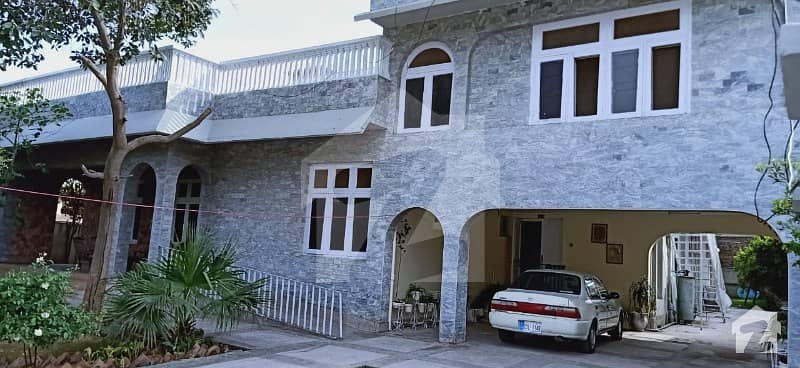 حیات آباد فیز 2 - جی2 حیات آباد فیز 2 حیات آباد پشاور میں 7 کمروں کا 2 کنال مکان 7 کروڑ میں برائے فروخت۔ حیات آباد فیز 2 - جی2 حیات آباد فیز 2 حیات آباد پشاور میں 7 کمروں کا 2 کنال مکان 7 کروڑ میں برائے فروخت۔
