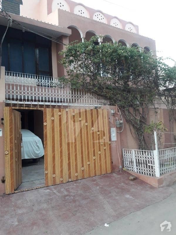 ستارہ کالونی فیصل آباد میں 5 کمروں کا 9 مرلہ مکان 90 لاکھ میں برائے فروخت۔