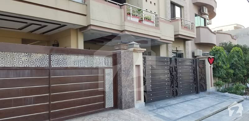 10 Marla Double Unit House For Sale On 80 Feet Road