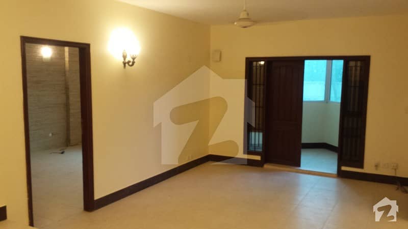 Outclass Fully Renovated 4 Bedrooms With Attached Washroom Apartment Is Available For Rent In Clifton Garden Clifton Block 3 Karachi