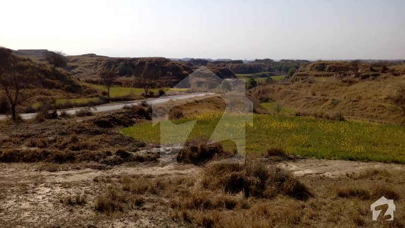 قراقرم ہائی وے حسن ابدال میں 200 کنال زرعی زمین 9 کروڑ میں برائے فروخت۔