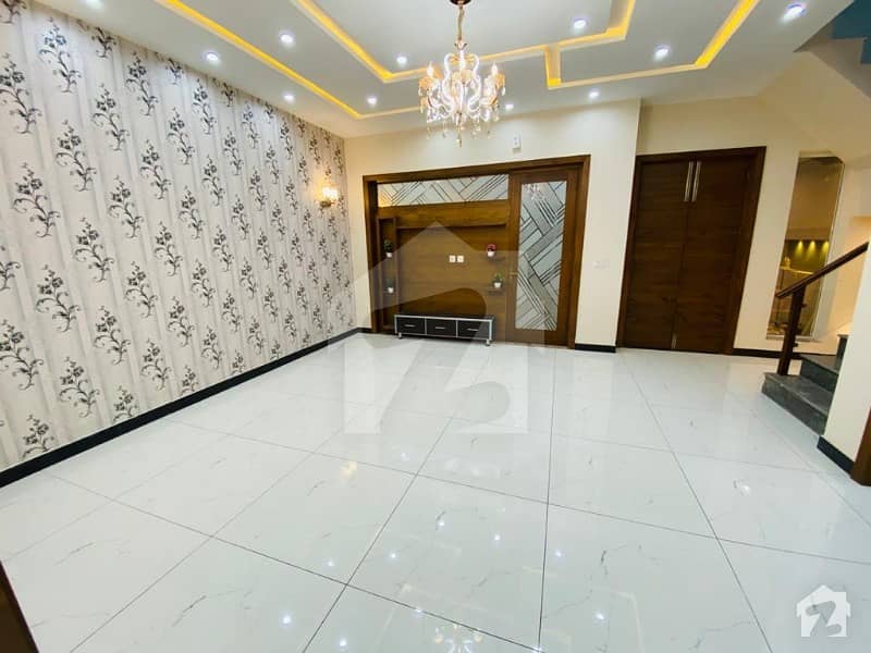 ماڈل سٹی ون کینال روڈ فیصل آباد میں 3 کمروں کا 5 مرلہ مکان 1.2 کروڑ میں برائے فروخت۔