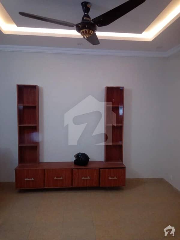 5 Marla Lower Portion Is Available For Rent In Formanites Housing Scheme - Block L