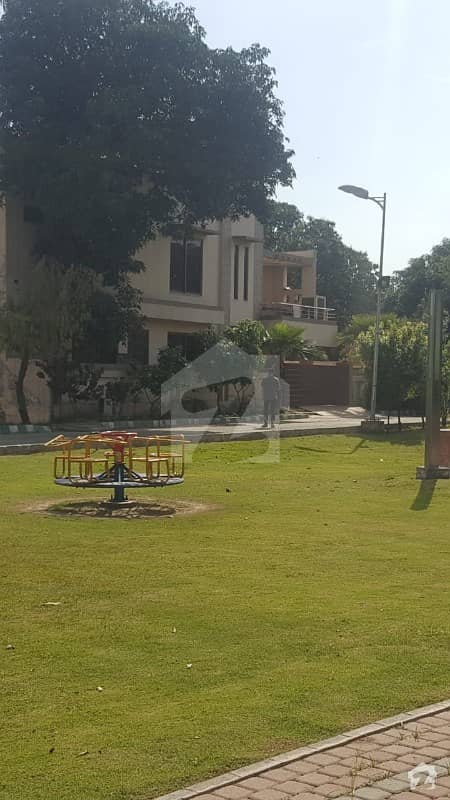 8 Marla Park Face House For Sale In Sukh Chayn Gardens Lahore