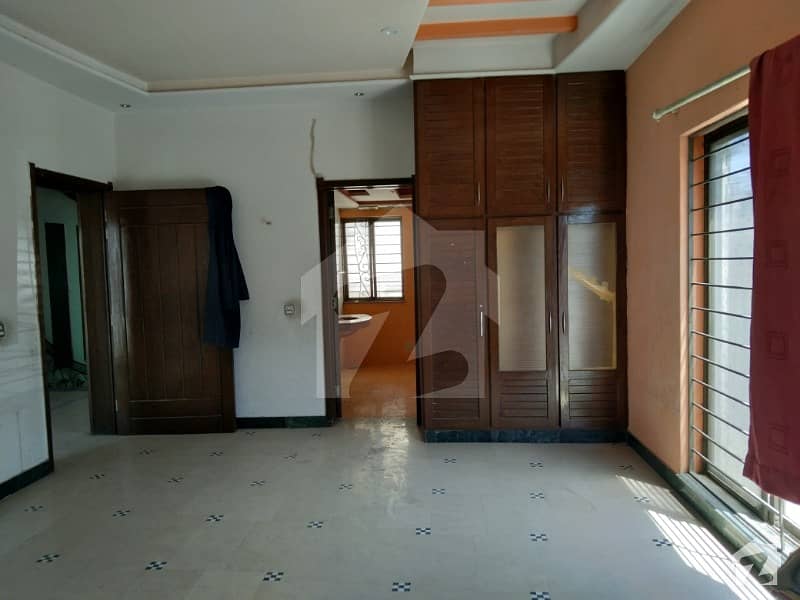independent full house for rent in gulberg ll D block hot location suatabl for silant office and family atc