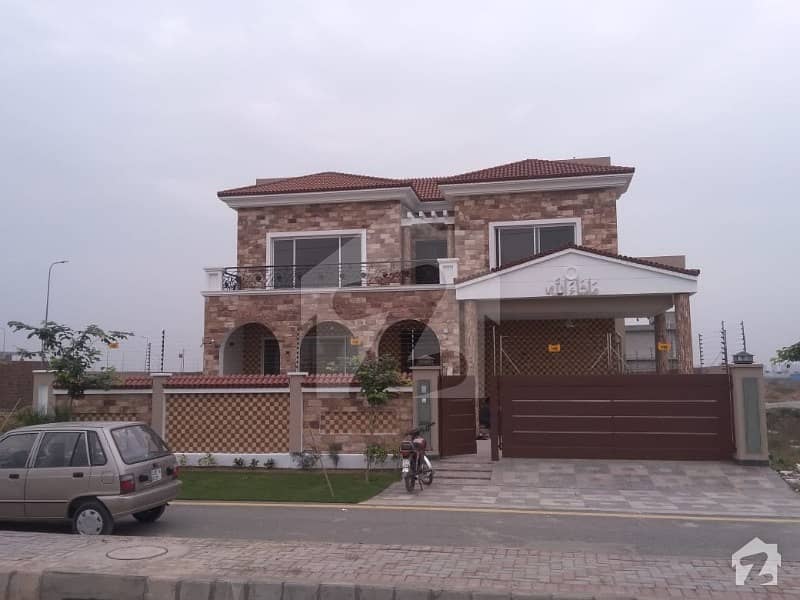 Brand New Spanish 1 Kanal 3 Beds Upper Portion For Rent Fully Italian Touch