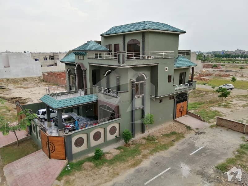 الرزاق رائلز ساہیوال میں 5 کمروں کا 10 مرلہ مکان 1.75 کروڑ میں برائے فروخت۔