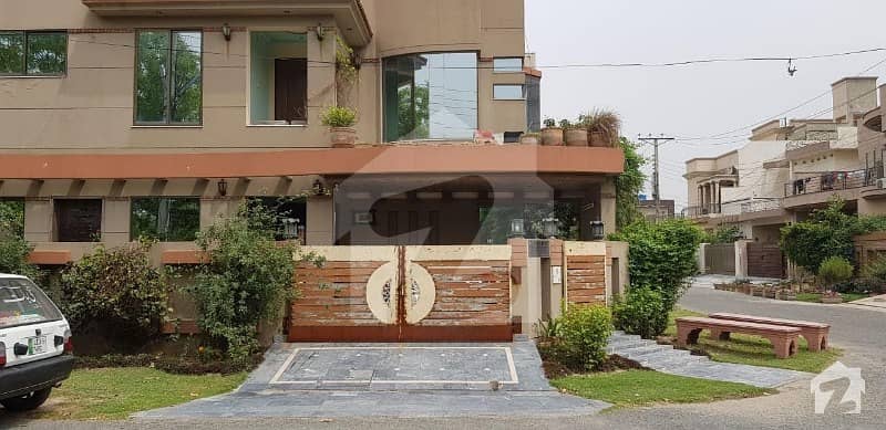 این ایف سی 1 - بلاک بی (ایس ڈبلیو) این ایف سی 1 لاہور میں 5 کمروں کا 1 کنال مکان 2.65 کروڑ میں برائے فروخت۔