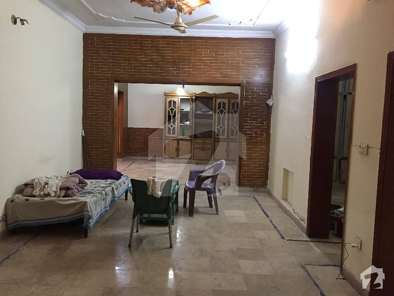 پاکستان ٹاؤن اسلام آباد میں 3 کمروں کا 11 مرلہ مکان 1.25 کروڑ میں برائے فروخت۔