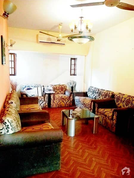 کلفٹن کراچی میں 2 کمروں کا 5 مرلہ فلیٹ 50 ہزار میں کرایہ پر دستیاب ہے۔