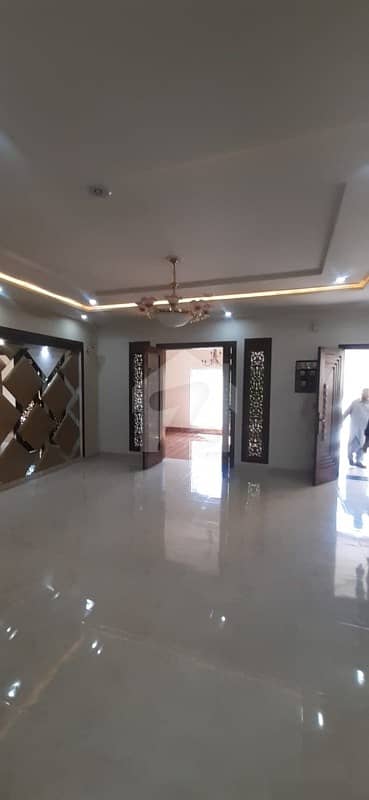 آرکیٹیکٹس انجنیئرز ہاؤسنگ سوسائٹی لاہور میں 5 کمروں کا 10 مرلہ مکان 2.05 کروڑ میں برائے فروخت۔