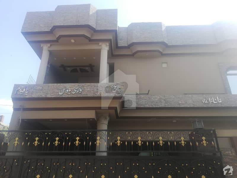 نیو کینال پارک لاہور میں 6 کمروں کا 12 مرلہ مکان 2.3 کروڑ میں برائے فروخت۔