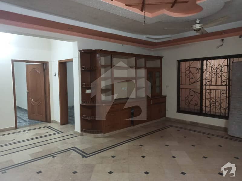 ویلینشیاء ہاؤسنگ سوسائٹی لاہور میں 6 کمروں کا 1 کنال مکان 90 ہزار میں کرایہ پر دستیاب ہے۔