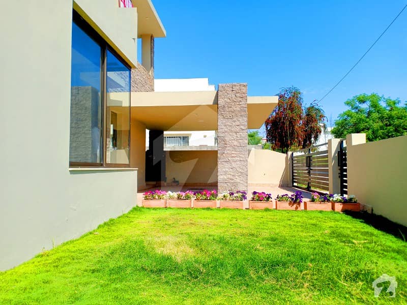 1 Kanal Designer House Is Available For Sale