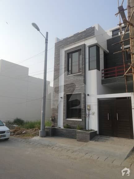 ڈی ایچ اے فیز 7 ایکسٹینشن ڈی ایچ اے ڈیفینس کراچی میں 3 کمروں کا 4 مرلہ مکان 2.9 کروڑ میں برائے فروخت۔