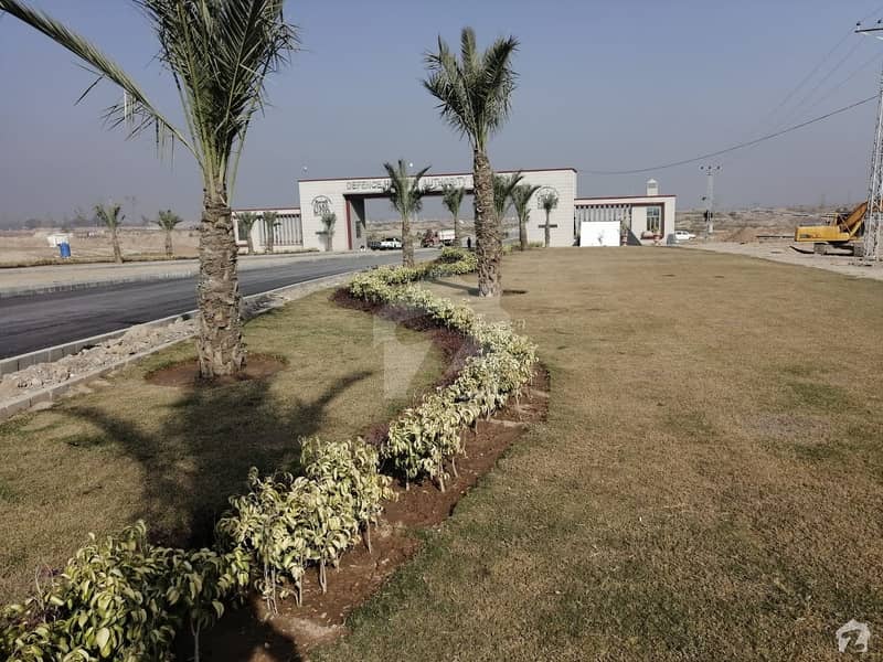 ناصر باغ پشاور میں 4 مرلہ کمرشل پلاٹ 2.2 کروڑ میں برائے فروخت۔
