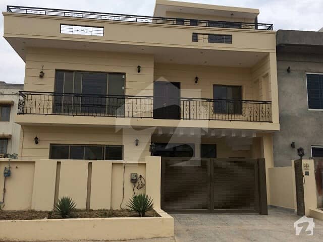 10 Marla Single Unit House For Sale At D-12