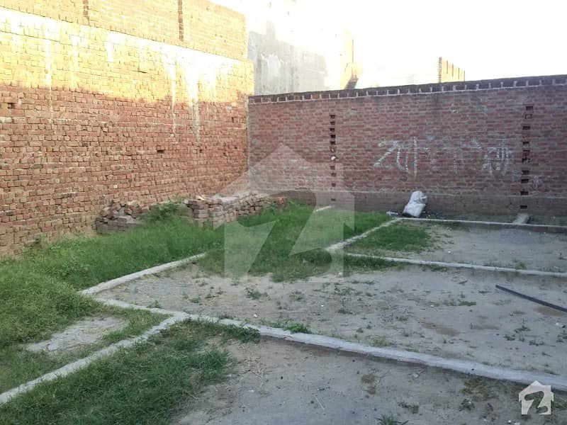 Madina Colony Street No 3 Plot Is Available For Sale