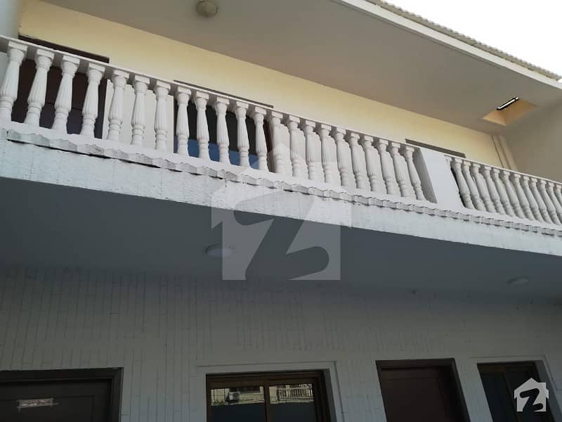 250 Sq Yards Town House For Rent 4 Bed