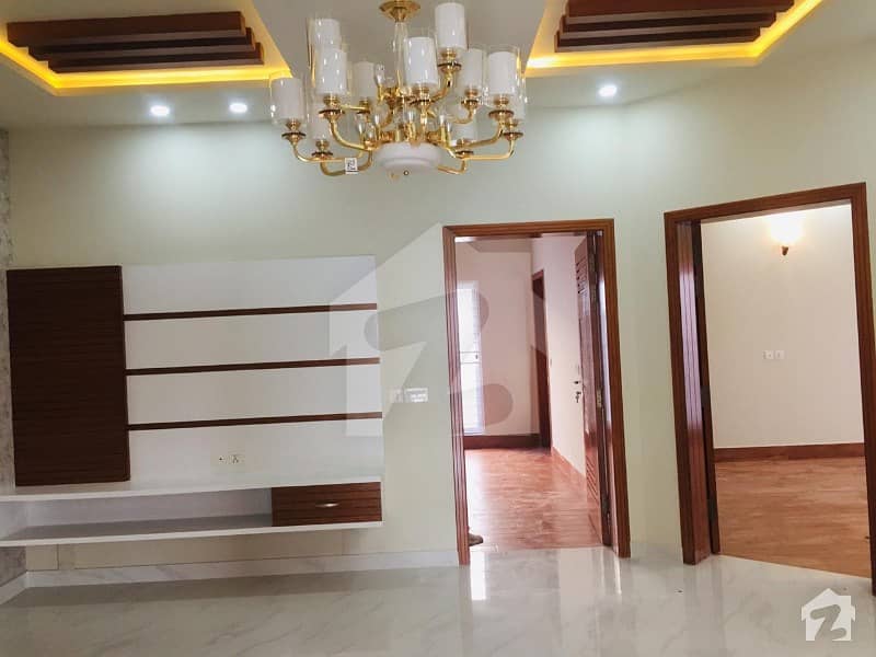 10 Marla House For Rent In Chambeli Block Bahria Town Lahore
