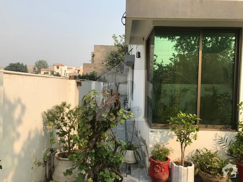ای ایم ای سوسائٹی لاہور میں 5 کمروں کا 1 کنال مکان 4.5 کروڑ میں برائے فروخت۔