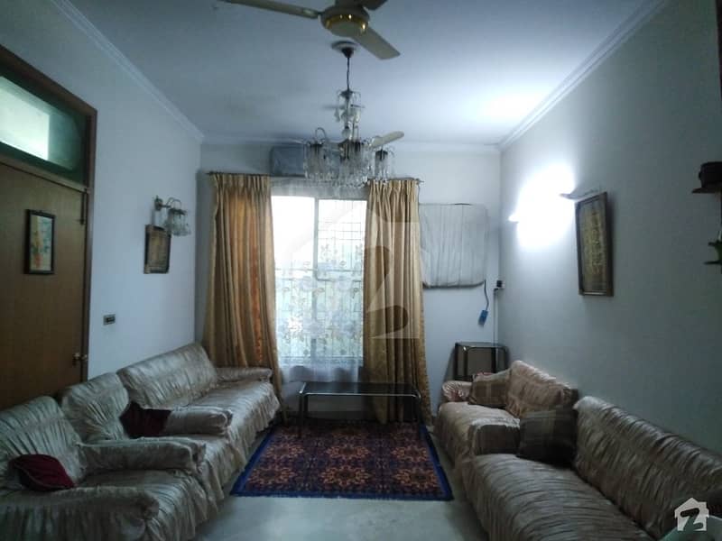 مین بلیوارڈ ڈی ایچ اے ڈیفینس ڈی ایچ اے ڈیفینس لاہور میں 4 کمروں کا 6 مرلہ مکان 1.3 کروڑ میں برائے فروخت۔