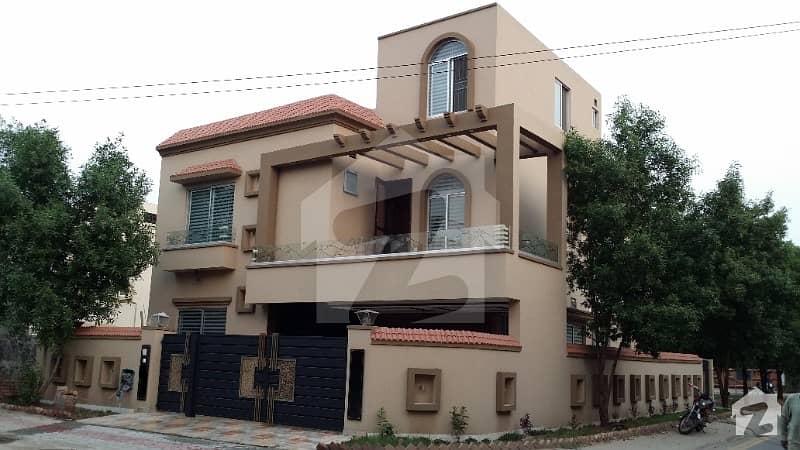 Corner Super Class 12 Marla Luxury Stylish Brand New Beautiful House Ideal Location Near By Grand Masjid In Bahria Town Lahore