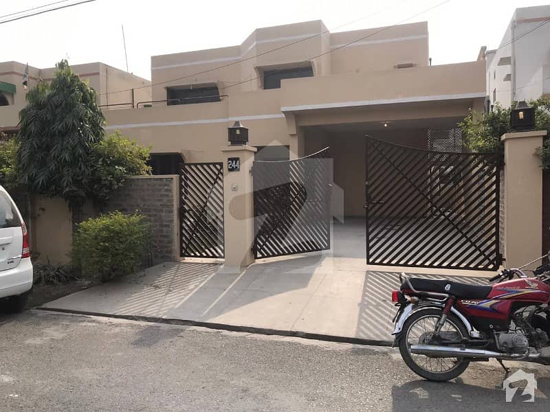 عسکری 9 - بلاک سی عسکری 9 عسکری لاہور میں 4 کمروں کا 1 کنال مکان 3.75 کروڑ میں برائے فروخت۔