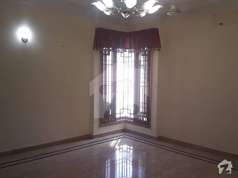 500 Square Yards 4 Bedroom Highly Maintained Independent Bungalow At Khayaban e seher Phase 6 Is Available For For Rent