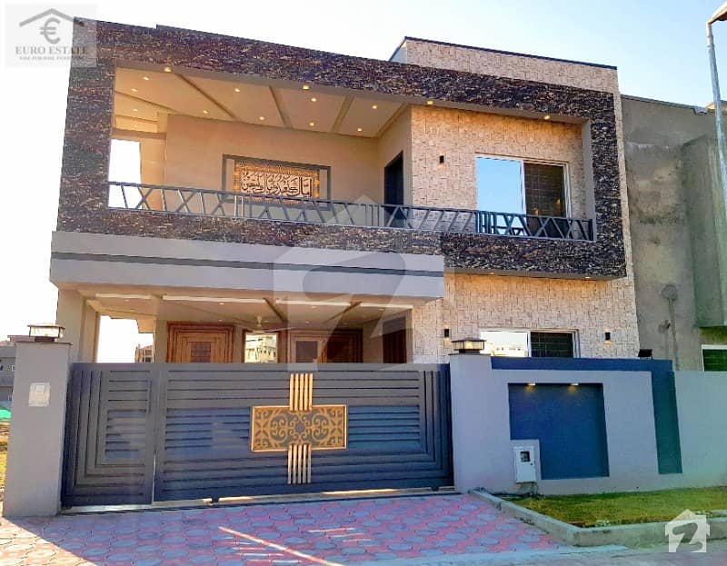 بحریہ ٹاؤن اسلام آباد میں 5 کمروں کا 10 مرلہ مکان 2.25 کروڑ میں برائے فروخت۔