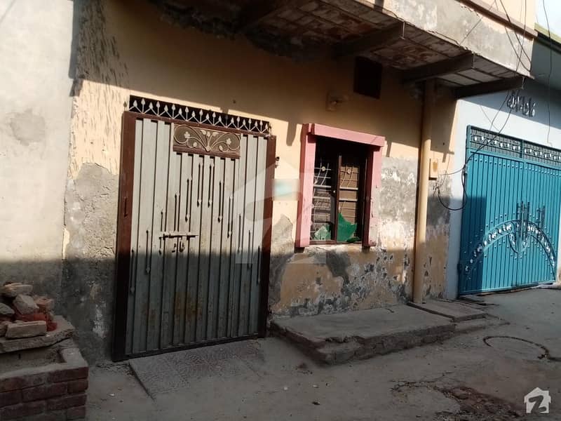 Old Construct Double Storey House For Sale Located In Zaheer City