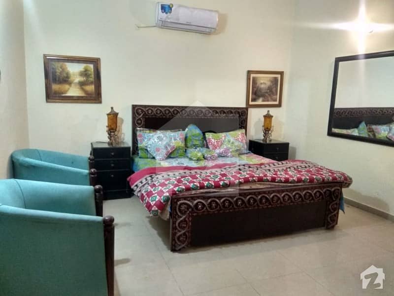 ڈی ایچ اے فیز 8 - ڈی ایچ اے ولاز ڈی ایچ اے فیز 8 ڈیفنس (ڈی ایچ اے) لاہور میں 4 کمروں کا 10 مرلہ مکان 2.4 کروڑ میں برائے فروخت۔
