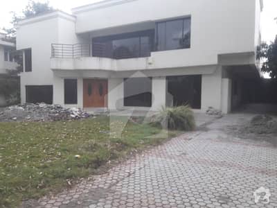 House For Sale In Commercial Area Trunk Bazar