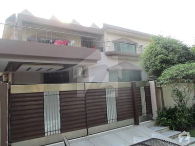Separate Gate Facing Park Corner 1 Kanal 3 Beds Upper Portion Fully Italian Touch Available For Rent Separate Gate Facing Park Corner 1 Kanal 3 Beds Upper Portion Fully Italian Touch Available For Rent
