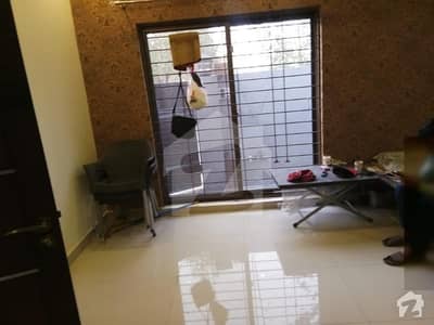 بحریہ آرچرڈ لاہور میں 4 کمروں کا 5 مرلہ مکان 45 ہزار میں کرایہ پر دستیاب ہے۔