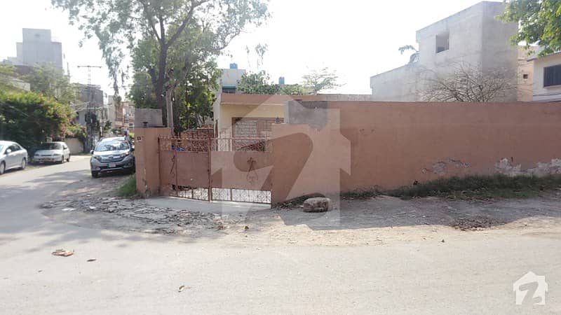 2 Kanal Corner Plot For Sale In Ali Block Of Garden Town Lahore