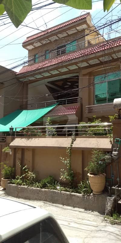شلے ویلی راولپنڈی میں 7 کمروں کا 12 مرلہ مکان 2.9 کروڑ میں برائے فروخت۔