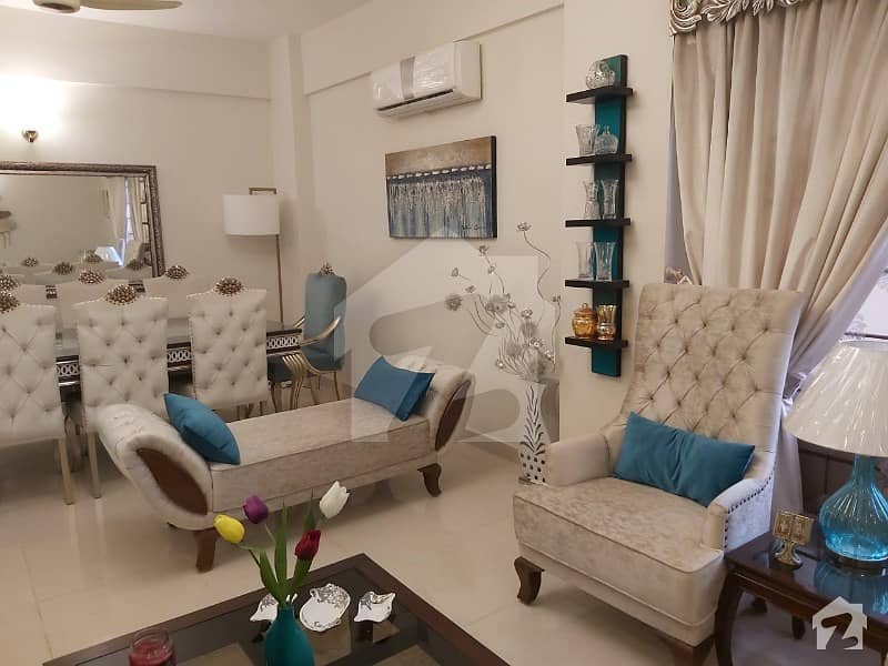 نیوی ہاؤسنگ سکیم کارساز کراچی میں 5 کمروں کا 19 مرلہ پینٹ ہاؤس 8.5 کروڑ میں برائے فروخت۔