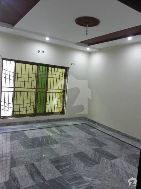 گارڈن ٹاؤن - ابو بھکر بلاک گارڈن ٹاؤن لاہور میں 3 کمروں کا 1 کنال بالائی پورشن 55 ہزار میں کرایہ پر دستیاب ہے۔